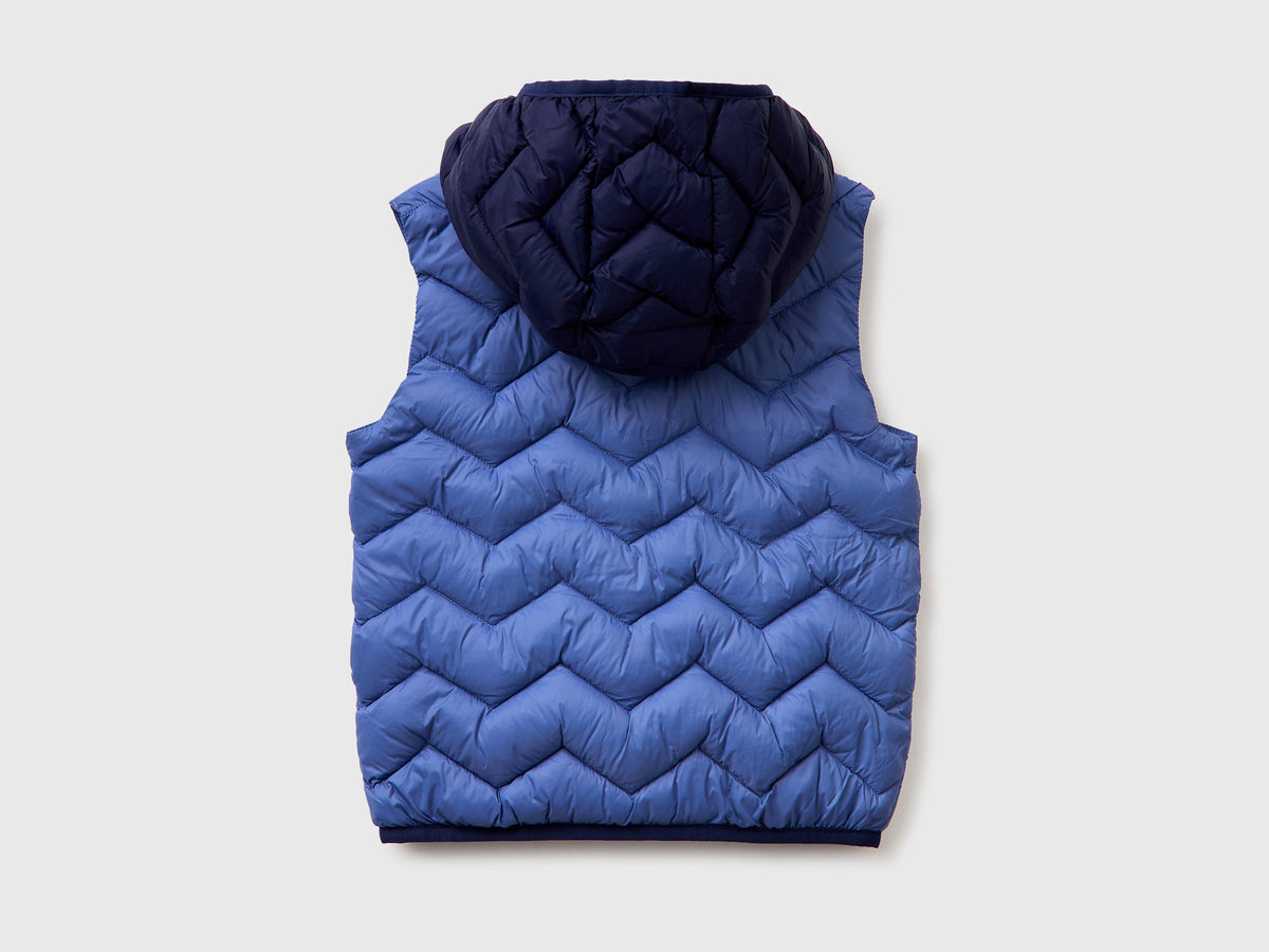 Gilet imbottito con cappuccio