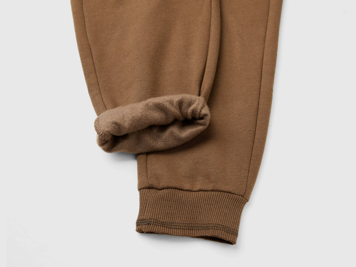 Pantaloni in calda felpa con stampa