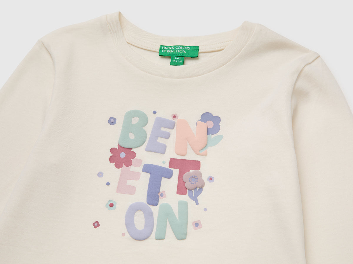 T-shirt con stampa effetto rigonfio