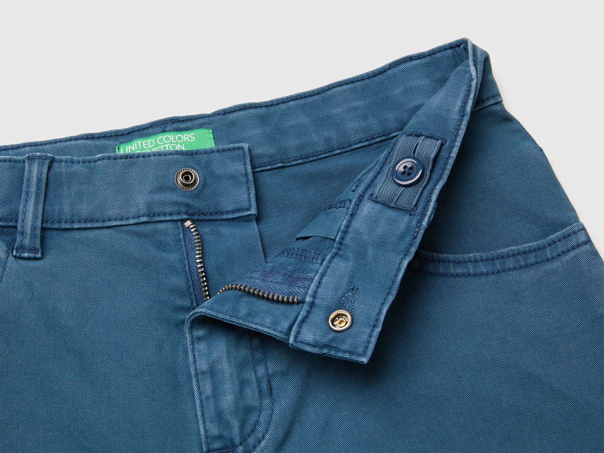 Pantaloni cinque tasche