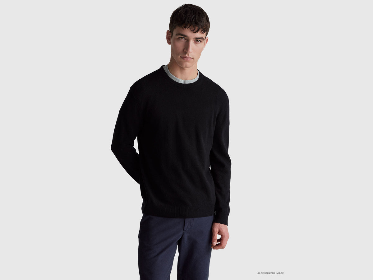 Maglia nera in pura lana Merino