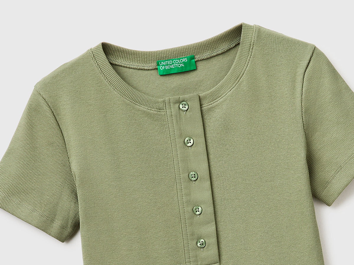 T-shirt serafino a costine