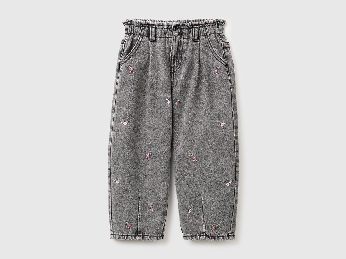 Jeans baloon fit con ricami