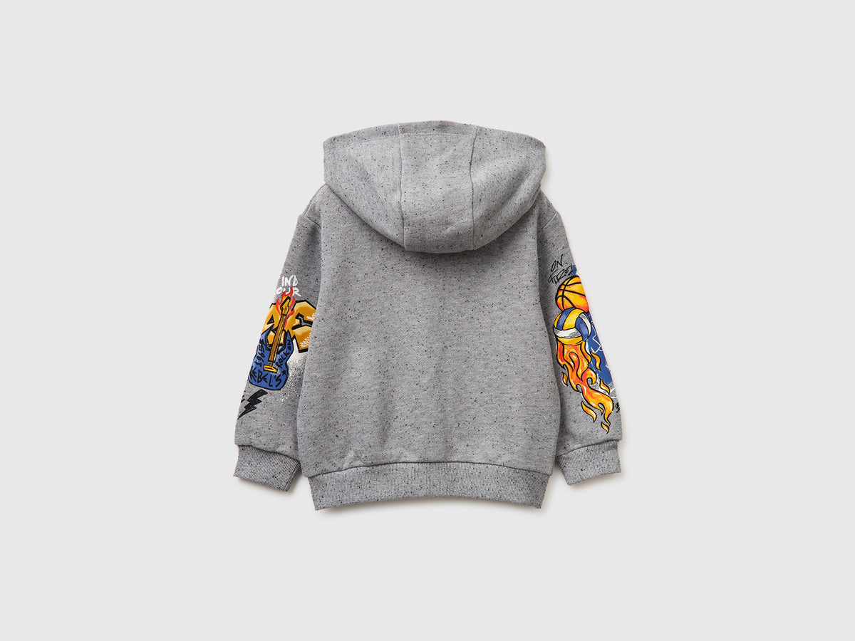 Felpa over fit con zip e stampe