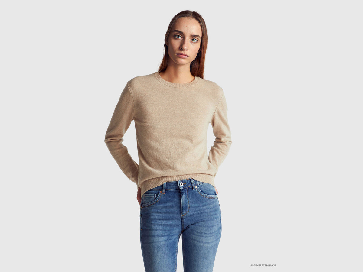 Maglia girocollo beige in pura lana Merino