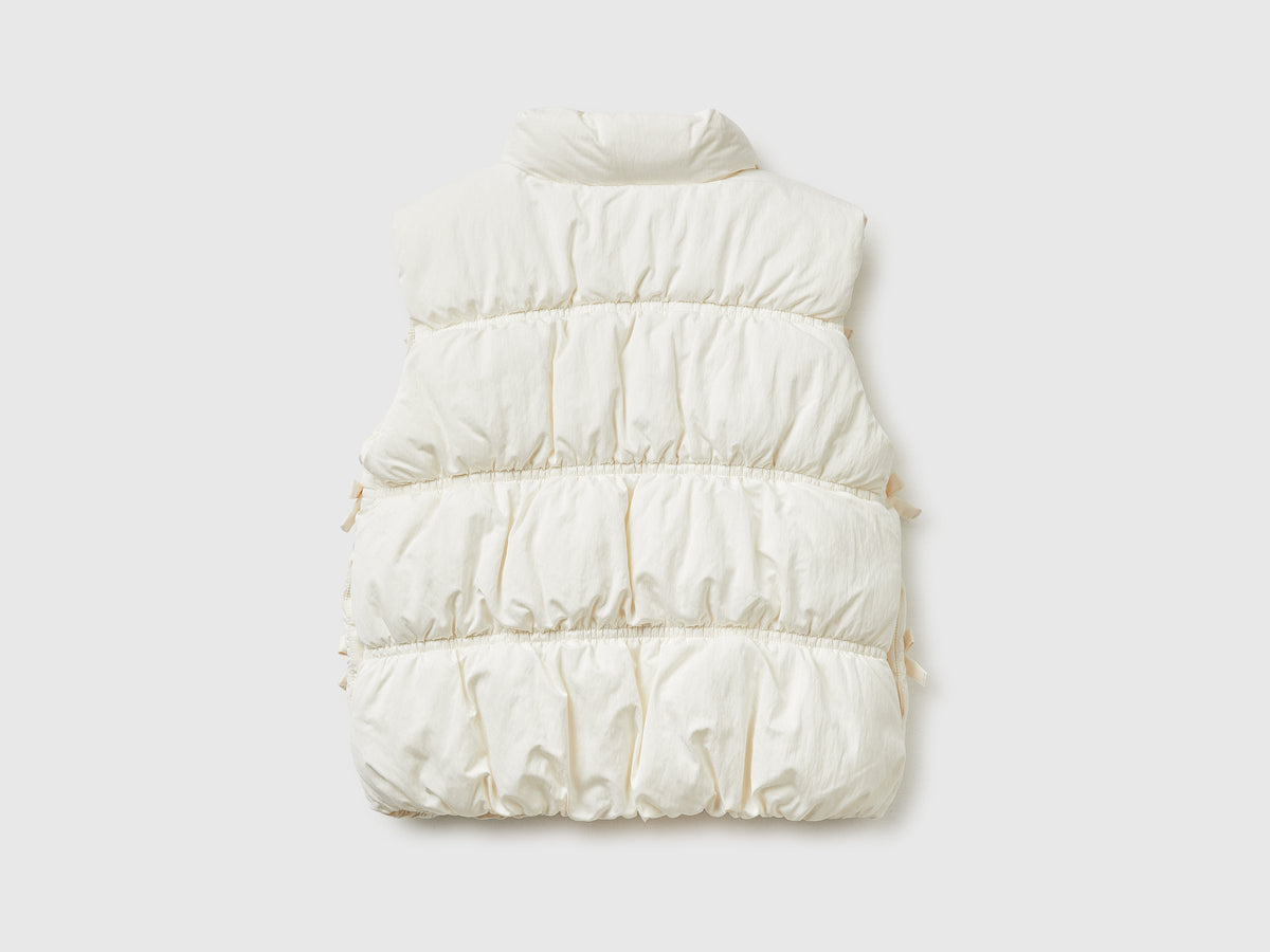 Gilet imbottito con fiocchi