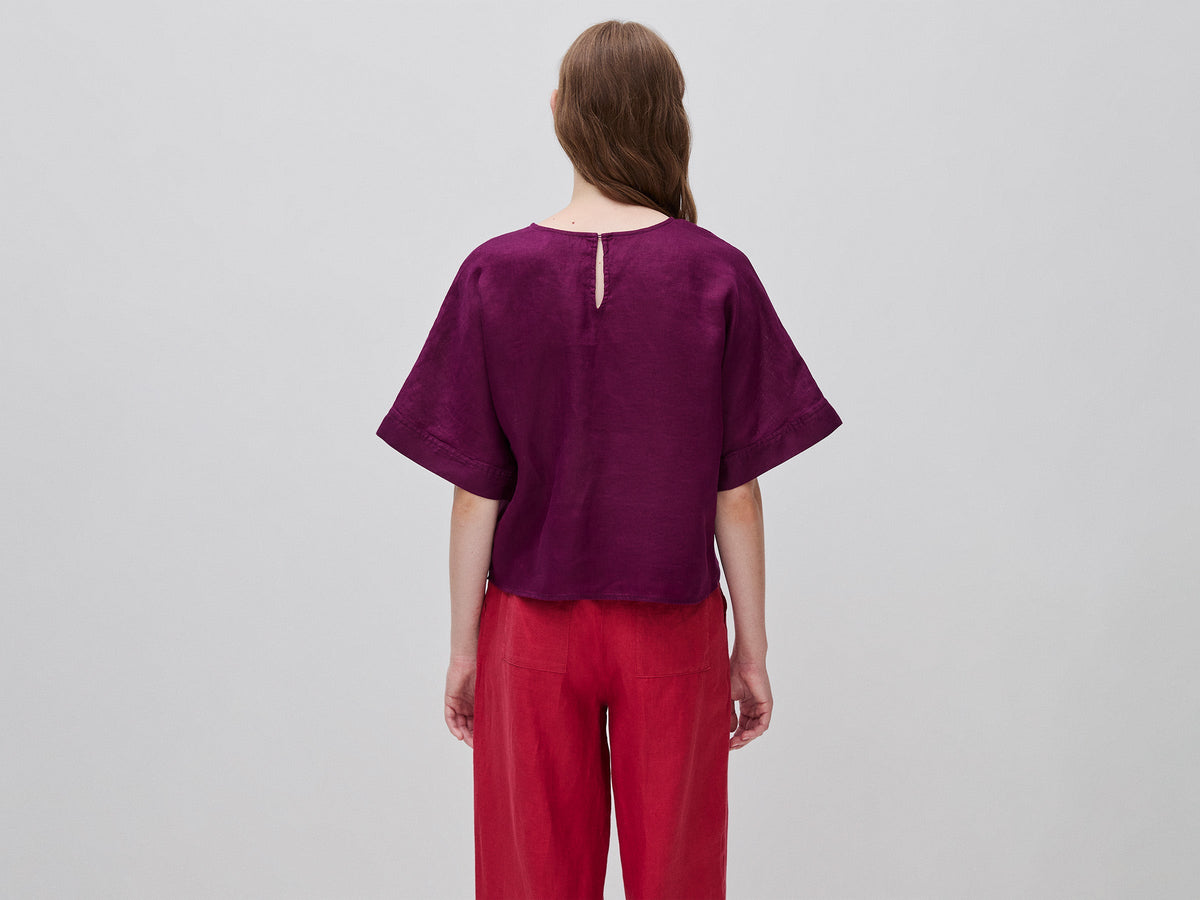 Blusa girocollo in puro lino