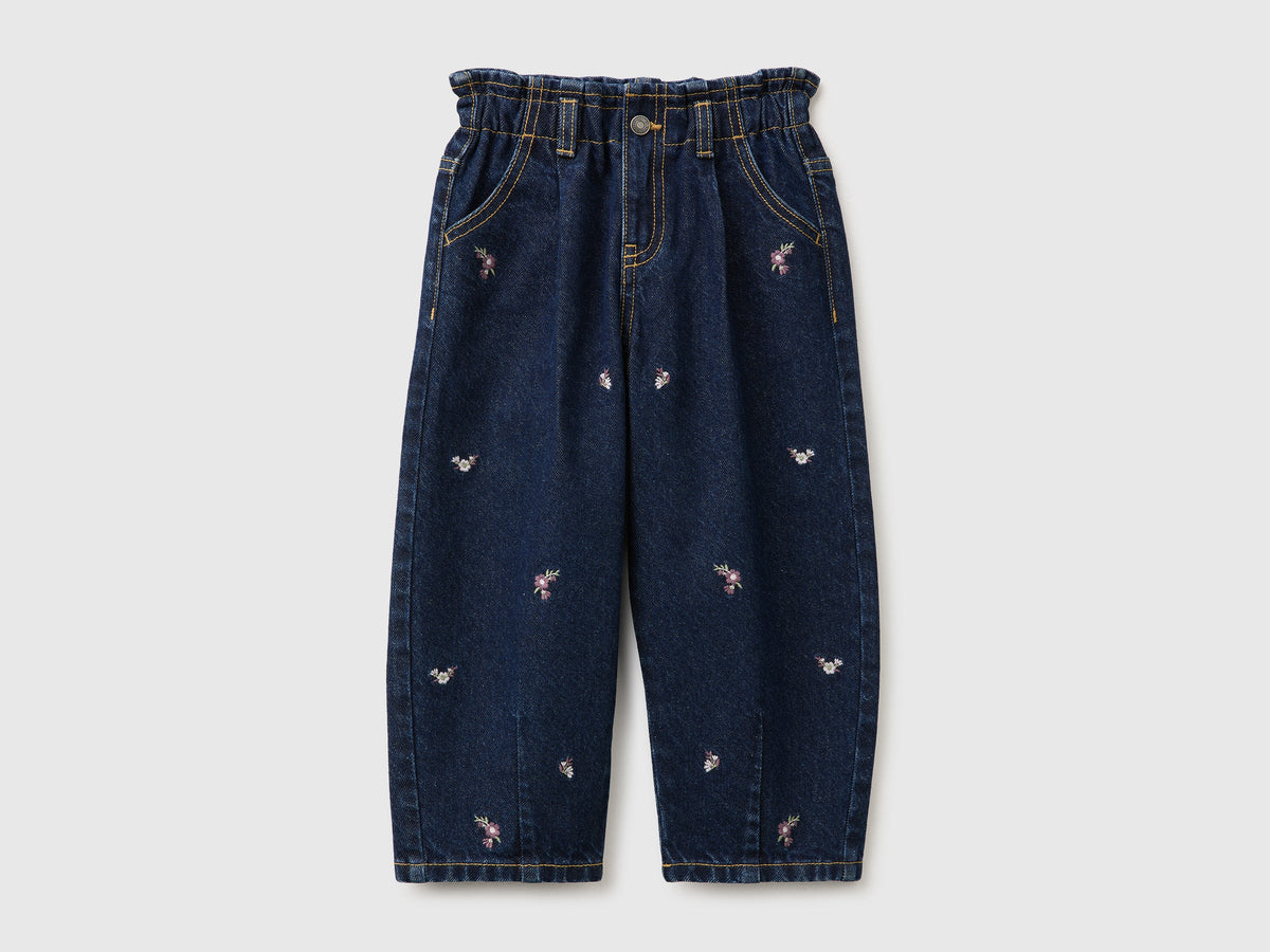 Jeans baloon fit con ricami