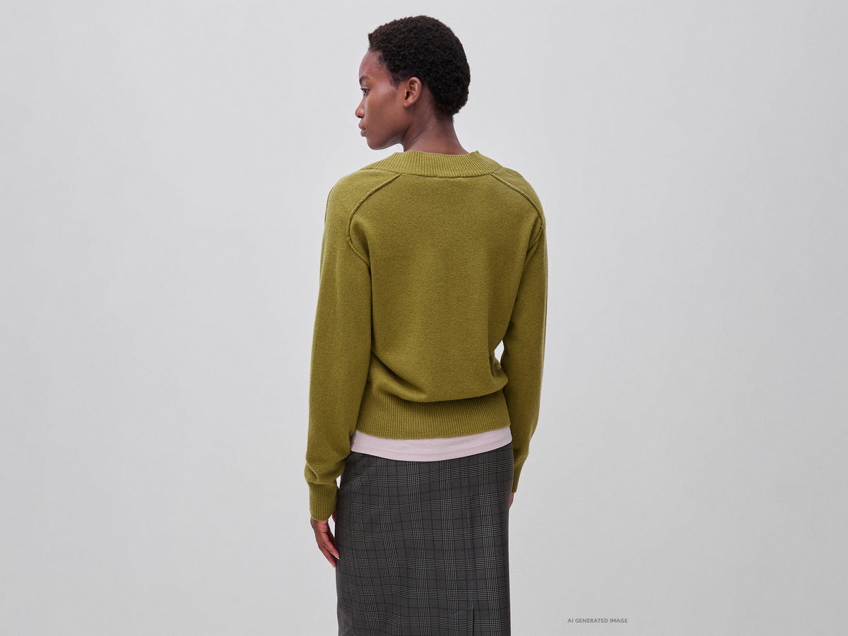 Maglia morbida con scollo a V in misto cashmere
