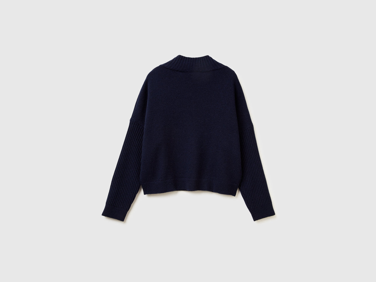 Maglione boxy fit con scollo a V