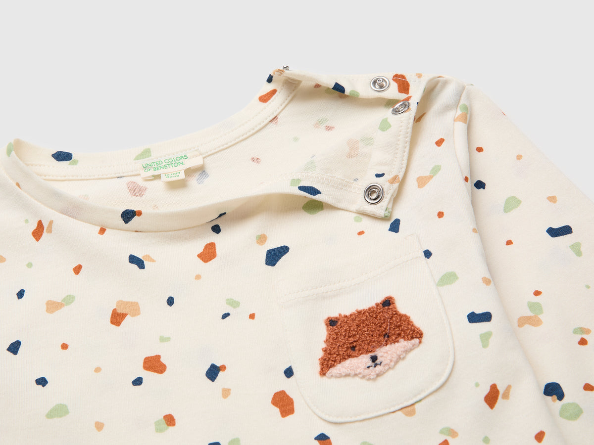 T-shirt con stampa fantasia in cotone bio