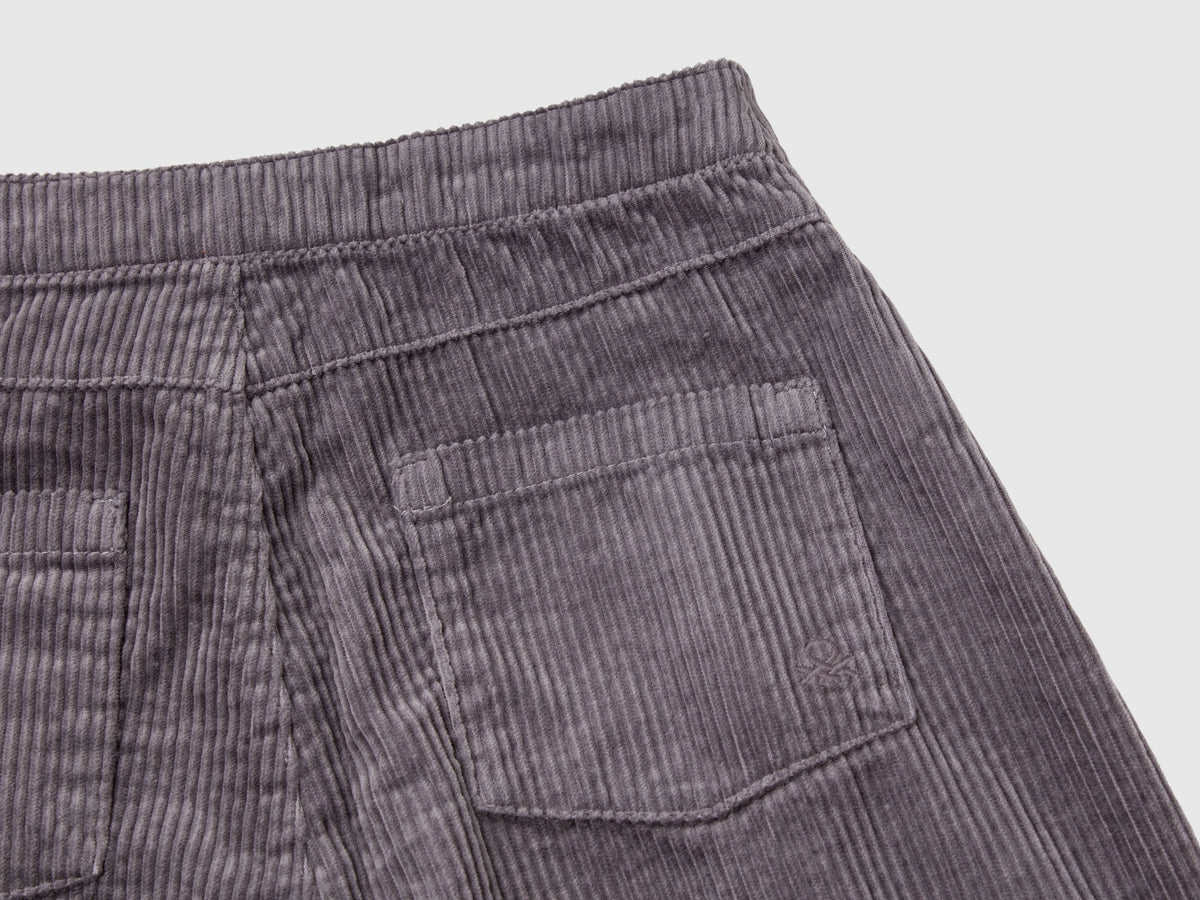 Pantaloni in velluto wide fit