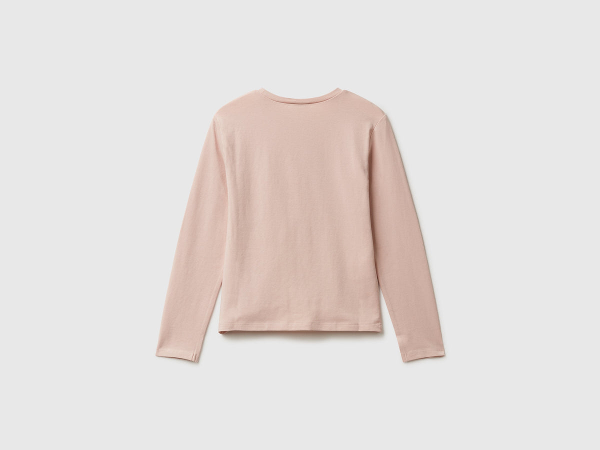 T-shirt con cuori cut out