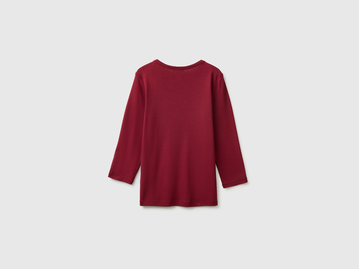 T-shirt slim fit con scollo a barchetta
