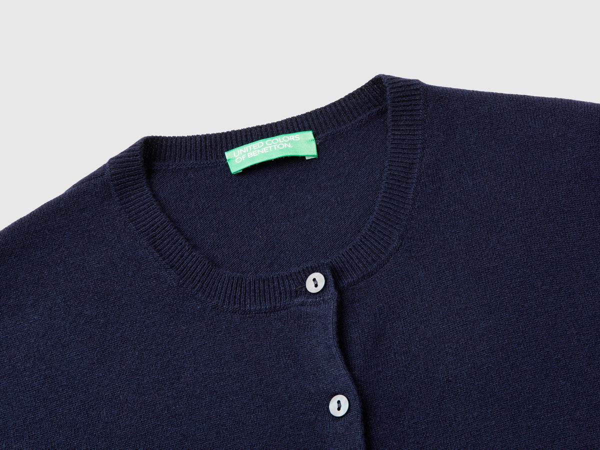 Cardigan girocollo blu scuro in pura lana Merino