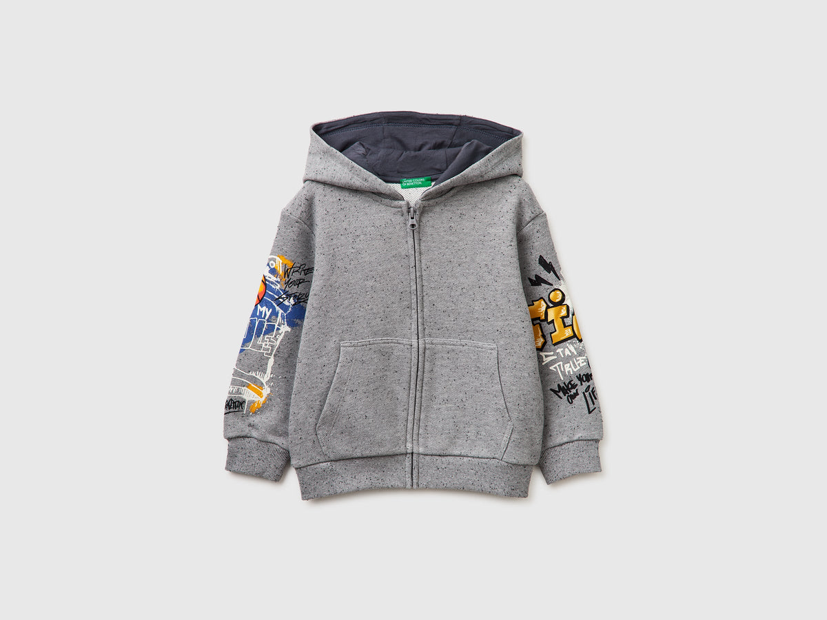 Felpa over fit con zip e stampe