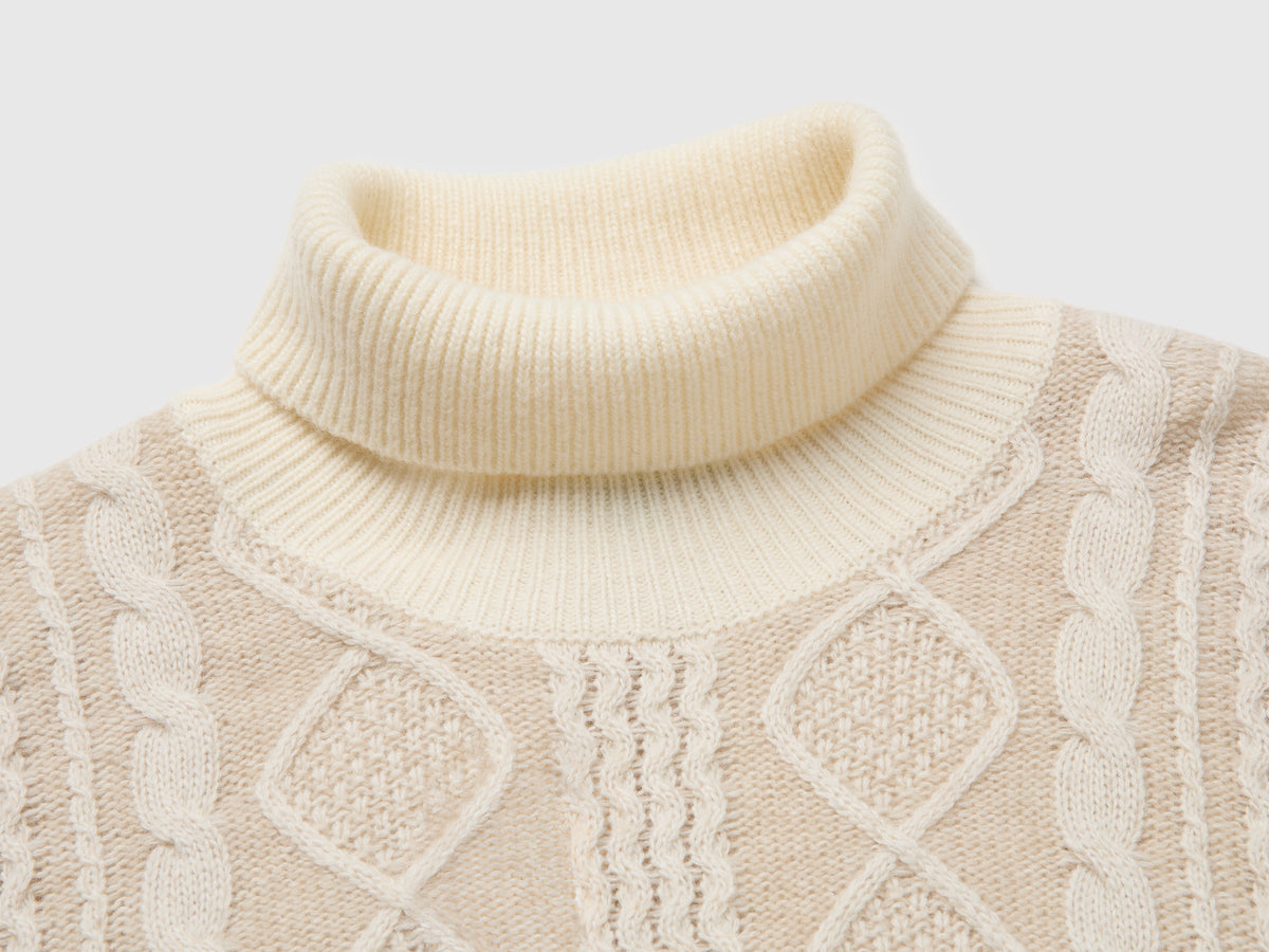 Maglia collo alto lavorata in misto lana