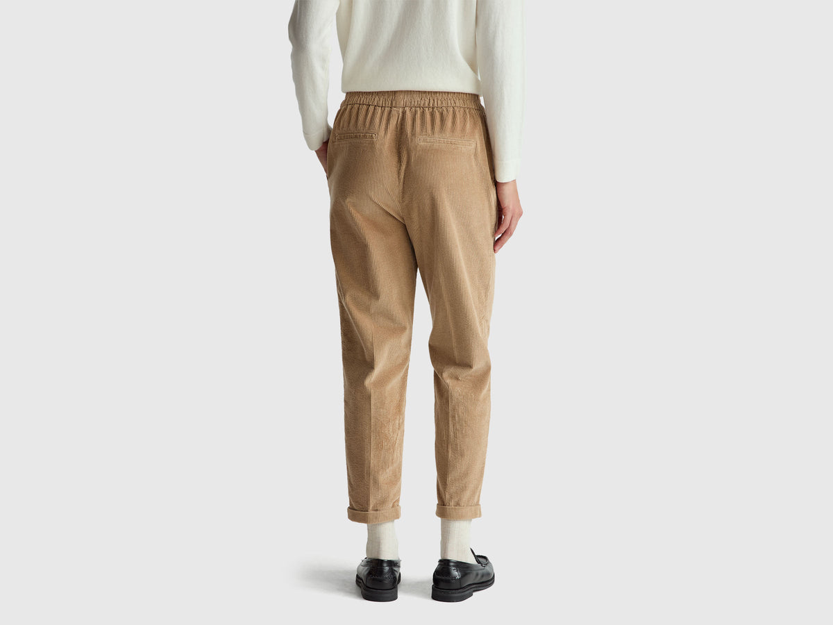 Chino in velluto con vita elasticizzata