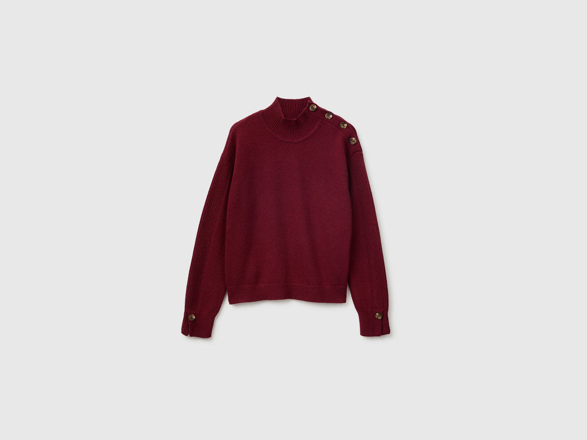 Maglia con bottoni sulla spalla