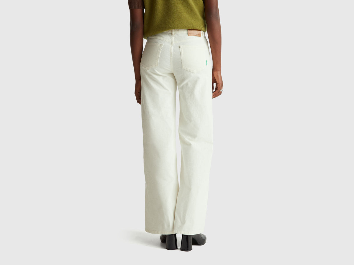 Pantaloni wide fit in velluto