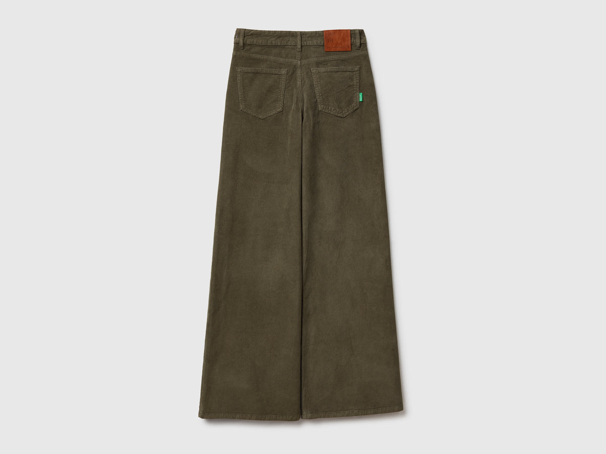 Pantaloni wide fit in velluto