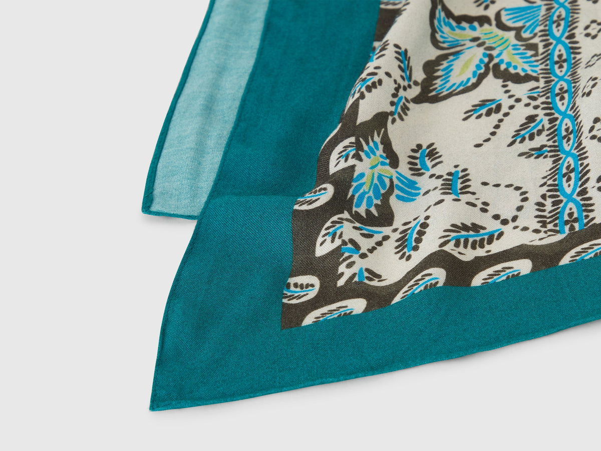 Foulard con stampa bandana