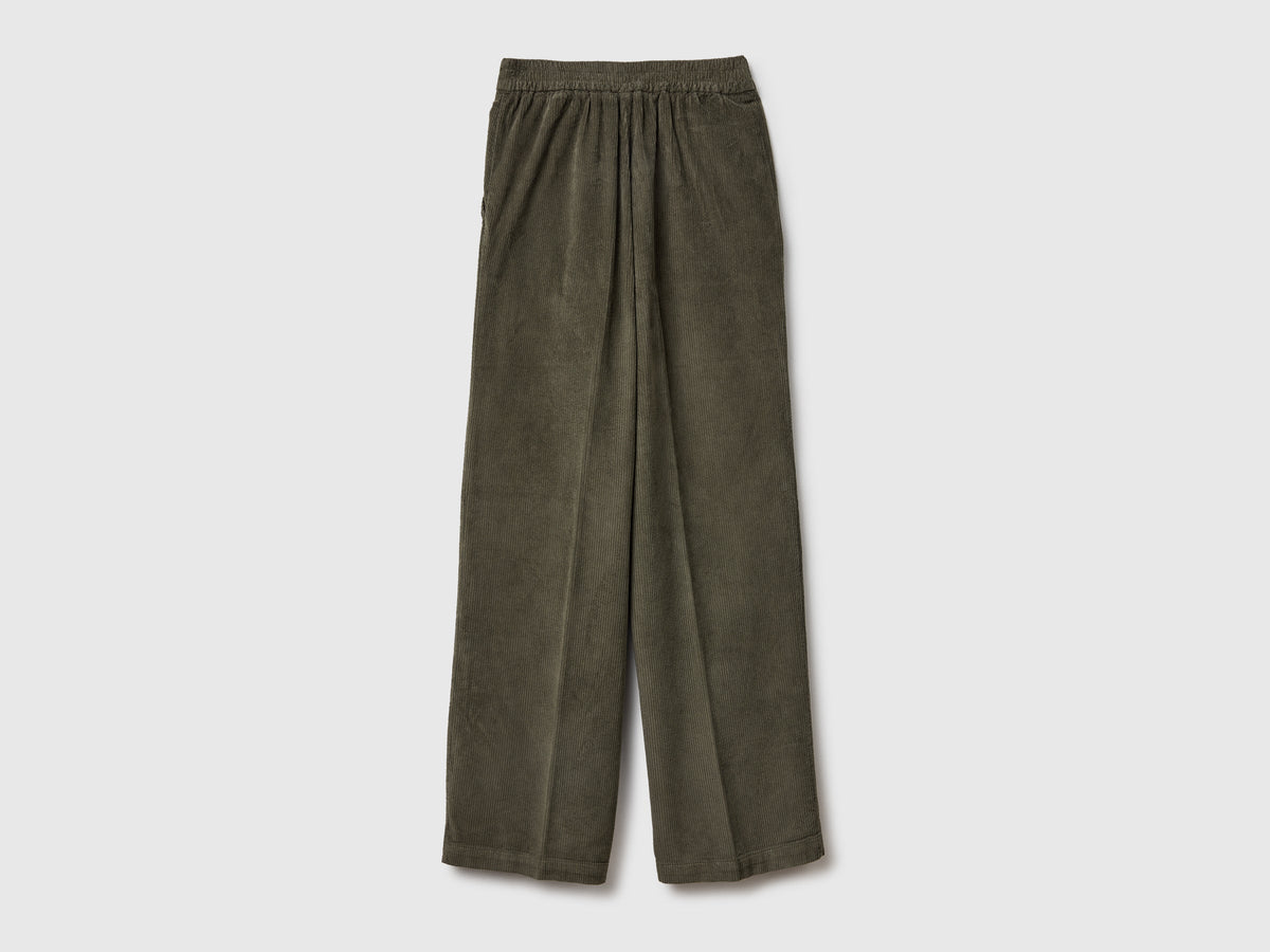 Pantaloni ampi in velluto