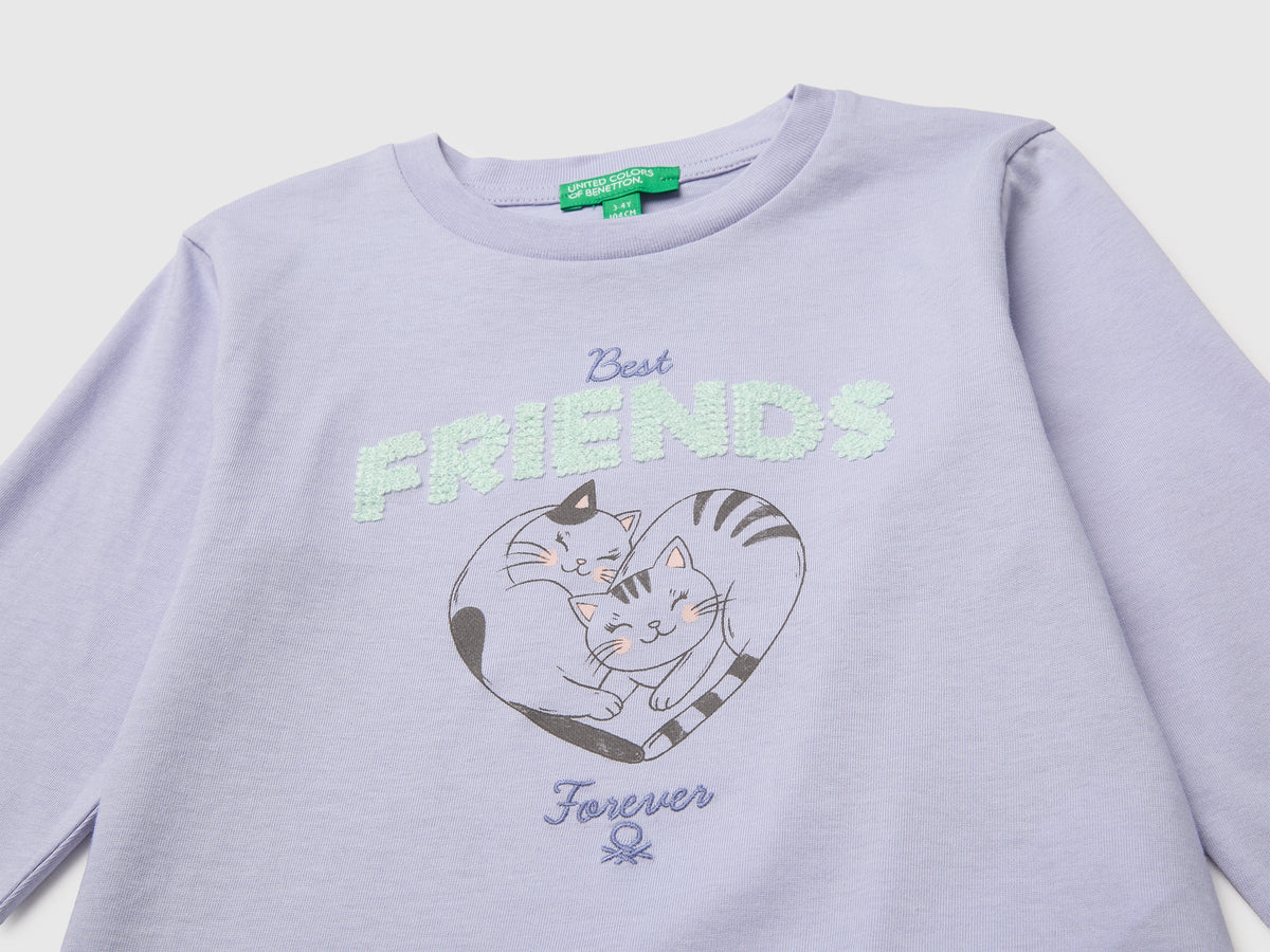 T-shirt con ricamo in cotone bio