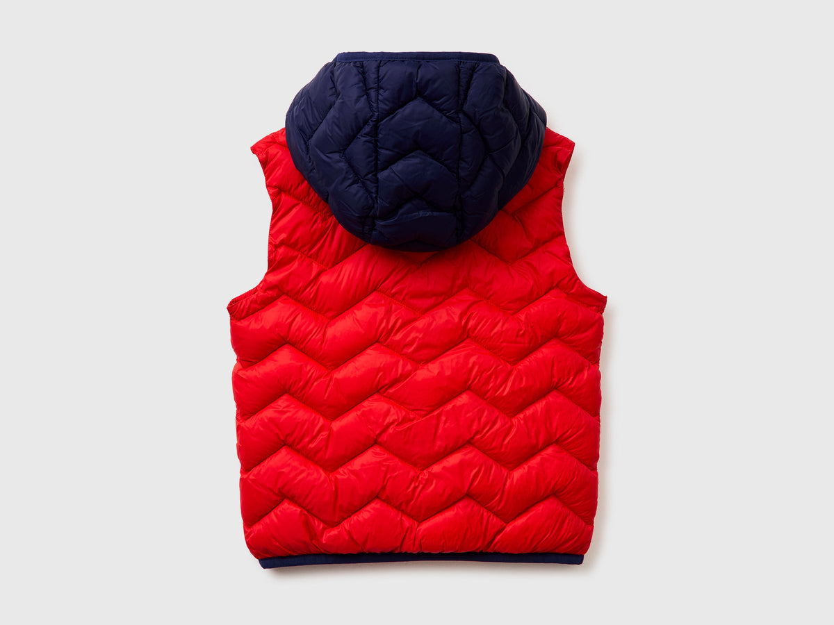 Gilet imbottito con cappuccio