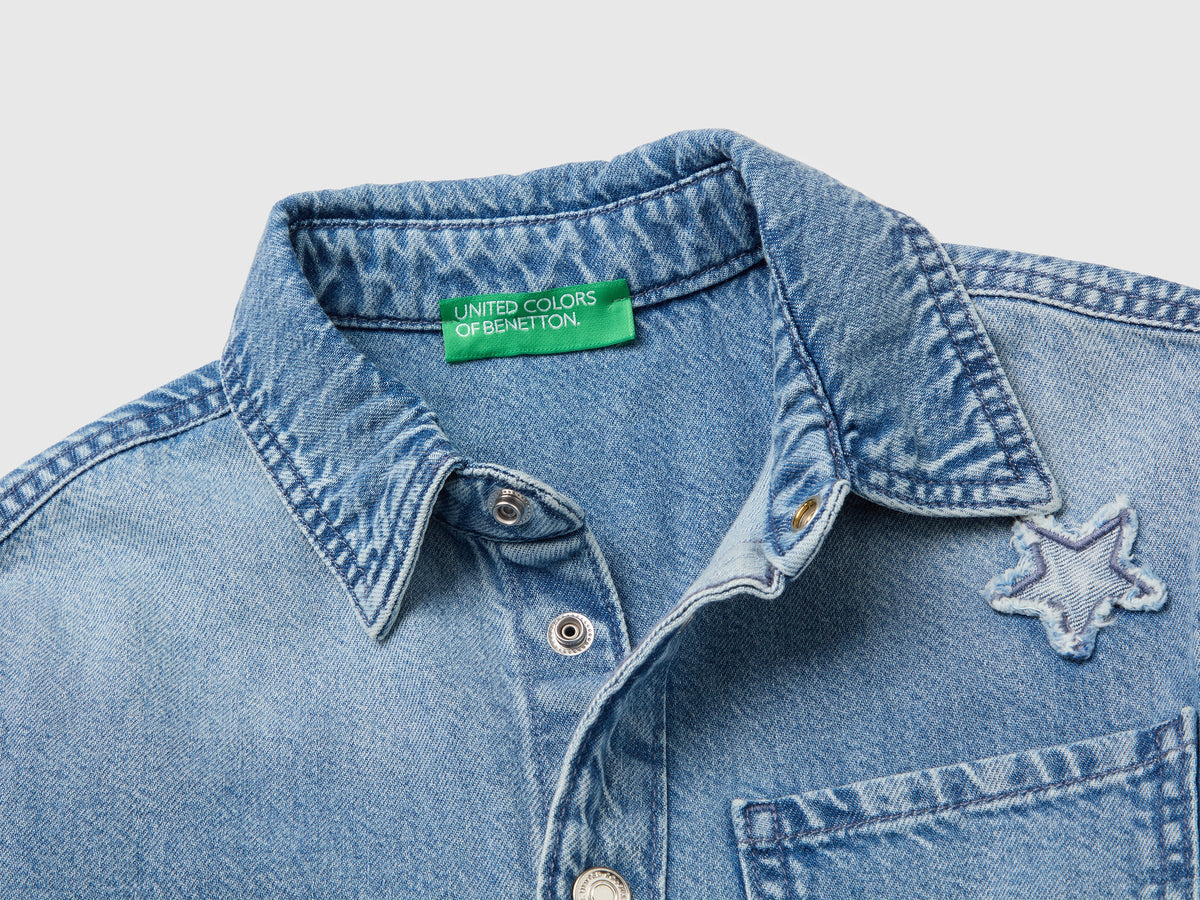 Camicia di jeans con stelle