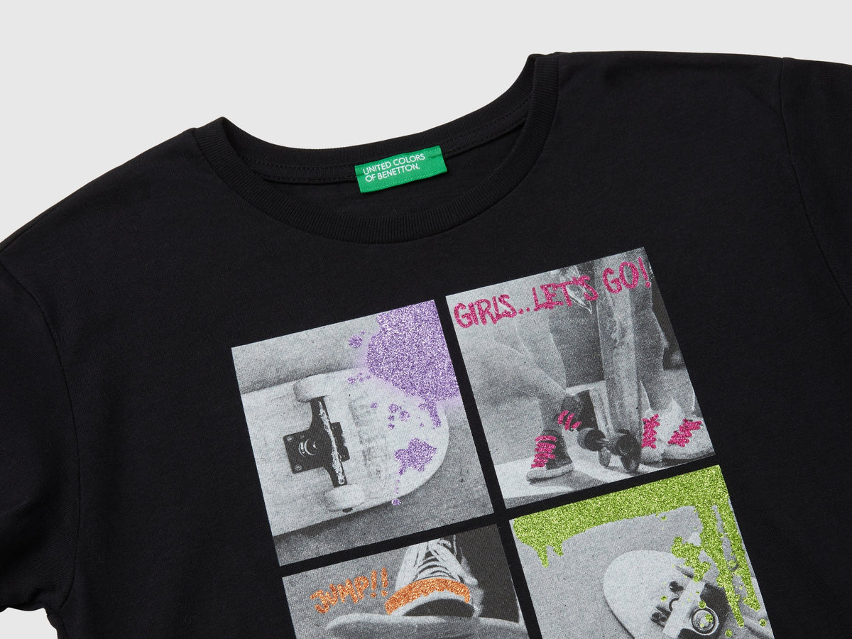 T-shirt con stampa fotografica e glitter