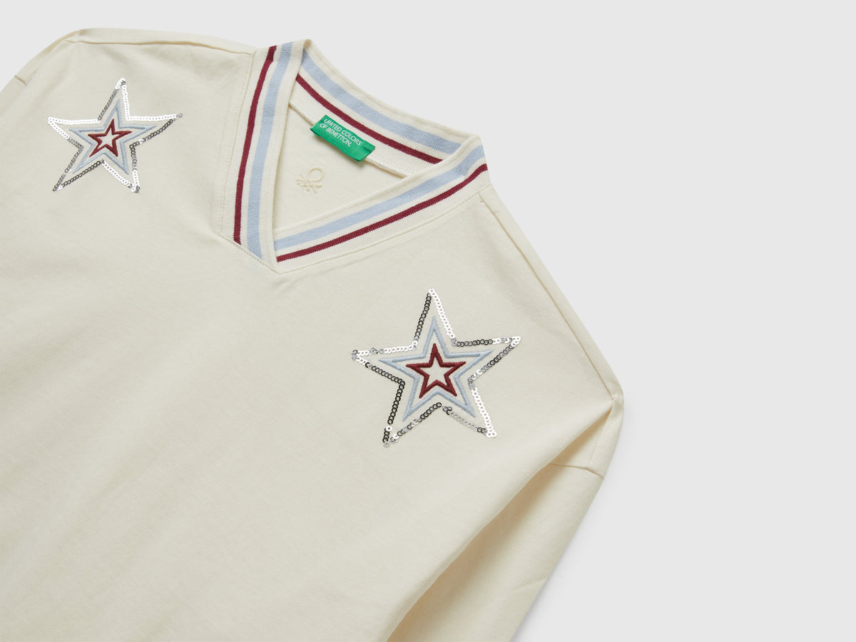 T-shirt con ricamo paillettes