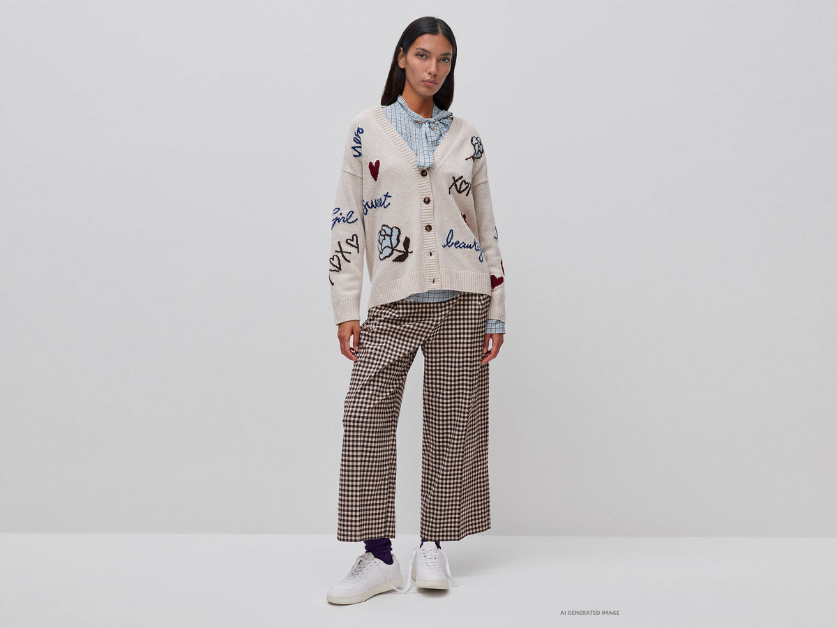 Cardigan 100% lana con intarsio floreale