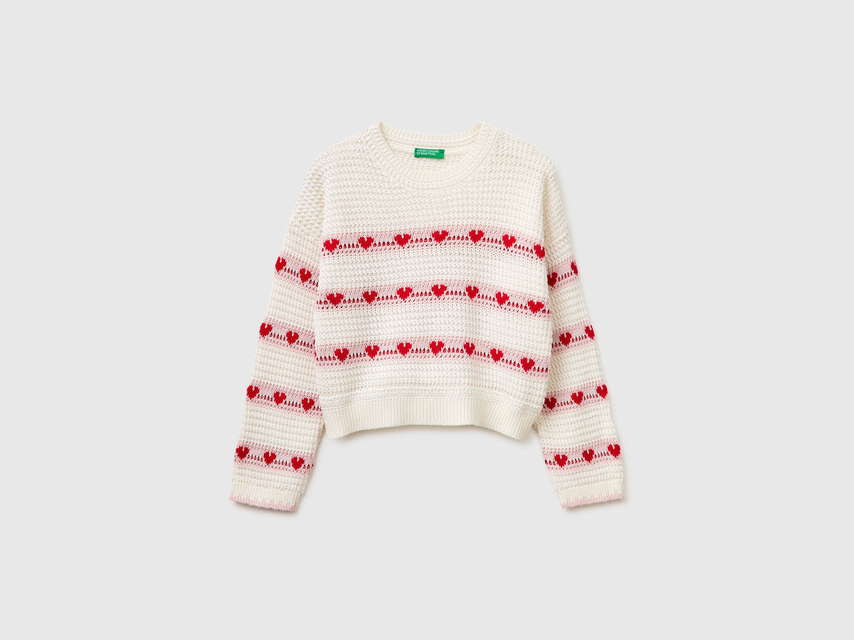 Maglia con righe e cuori