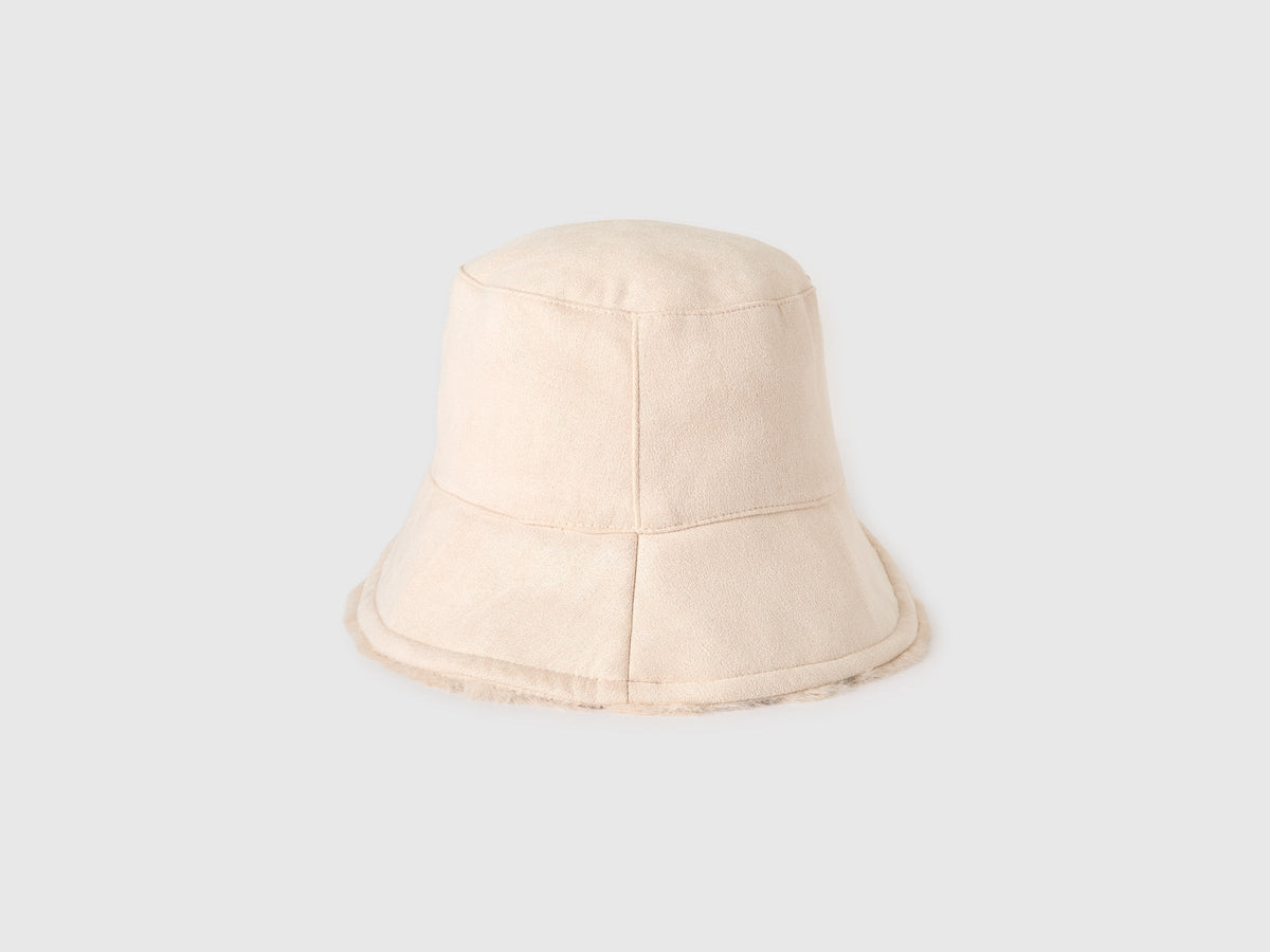 Cappello in pelliccetta sintetica reversibile