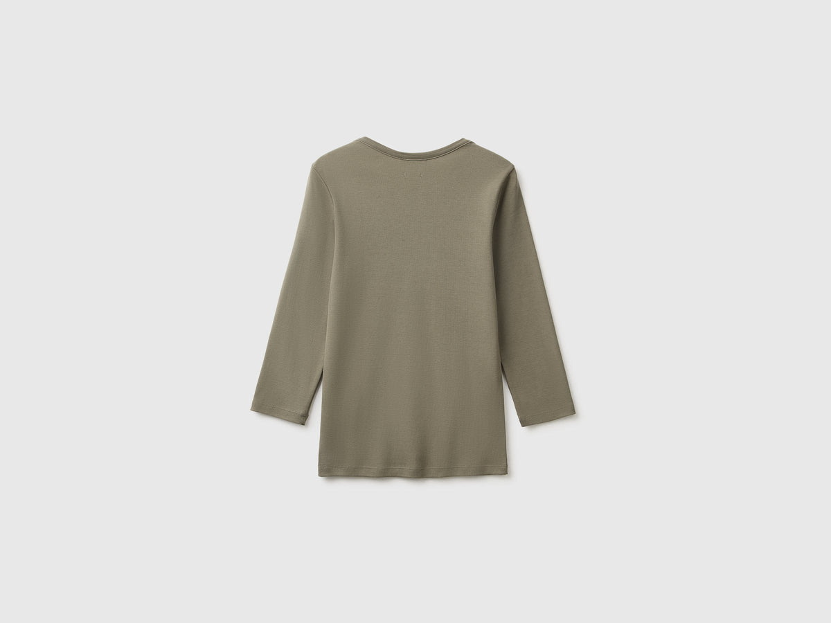 T-shirt slim fit con scollo a barchetta