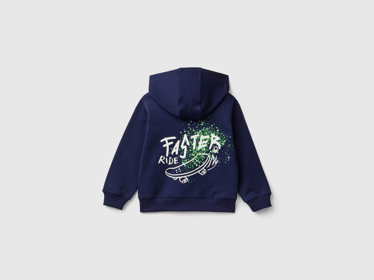 Felpa con zip e stampa