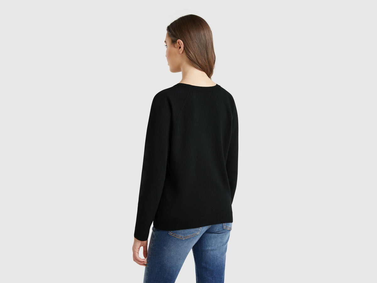 Maglia girocollo nero in misto lana e cashmere