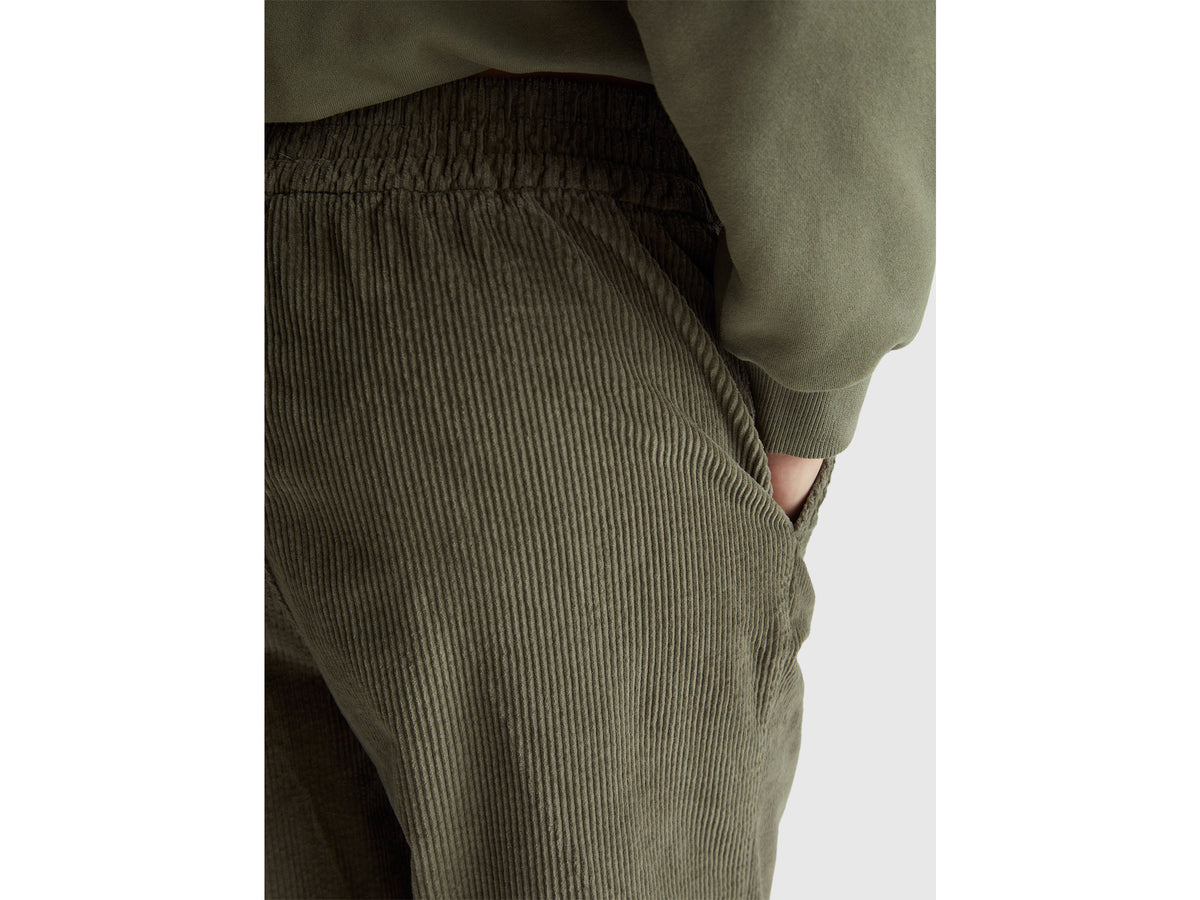 Pantaloni ampi in velluto