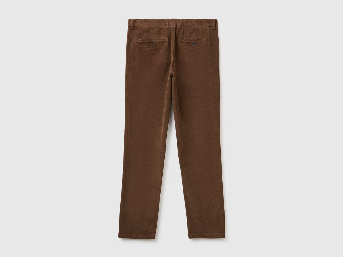Pantaloni slim fit in velluto stretch