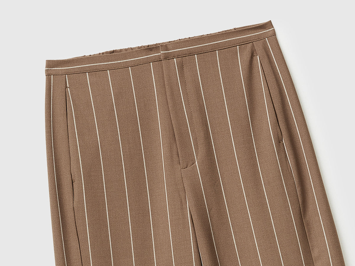 Pantaloni gessati gamba larga