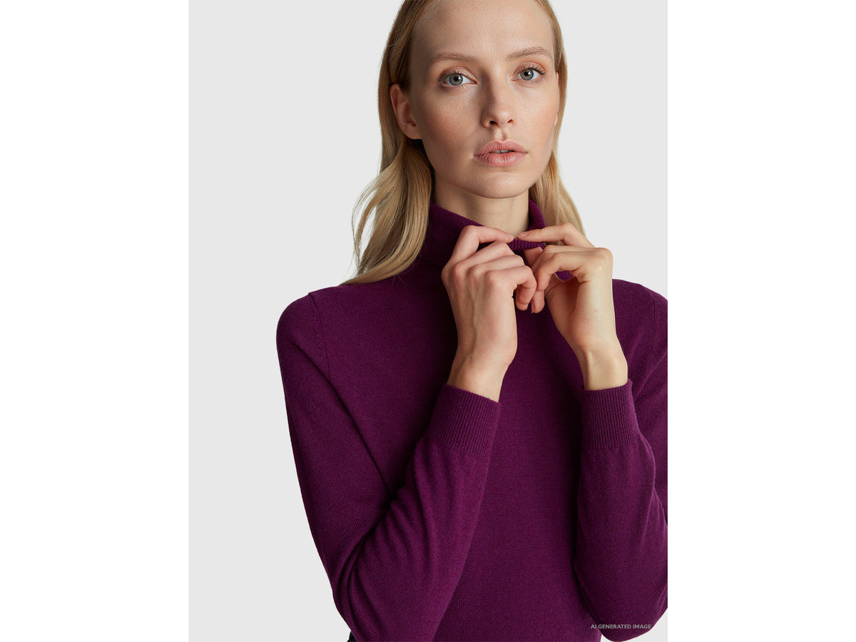 Maglione dolcevita viola in pura lana Merino