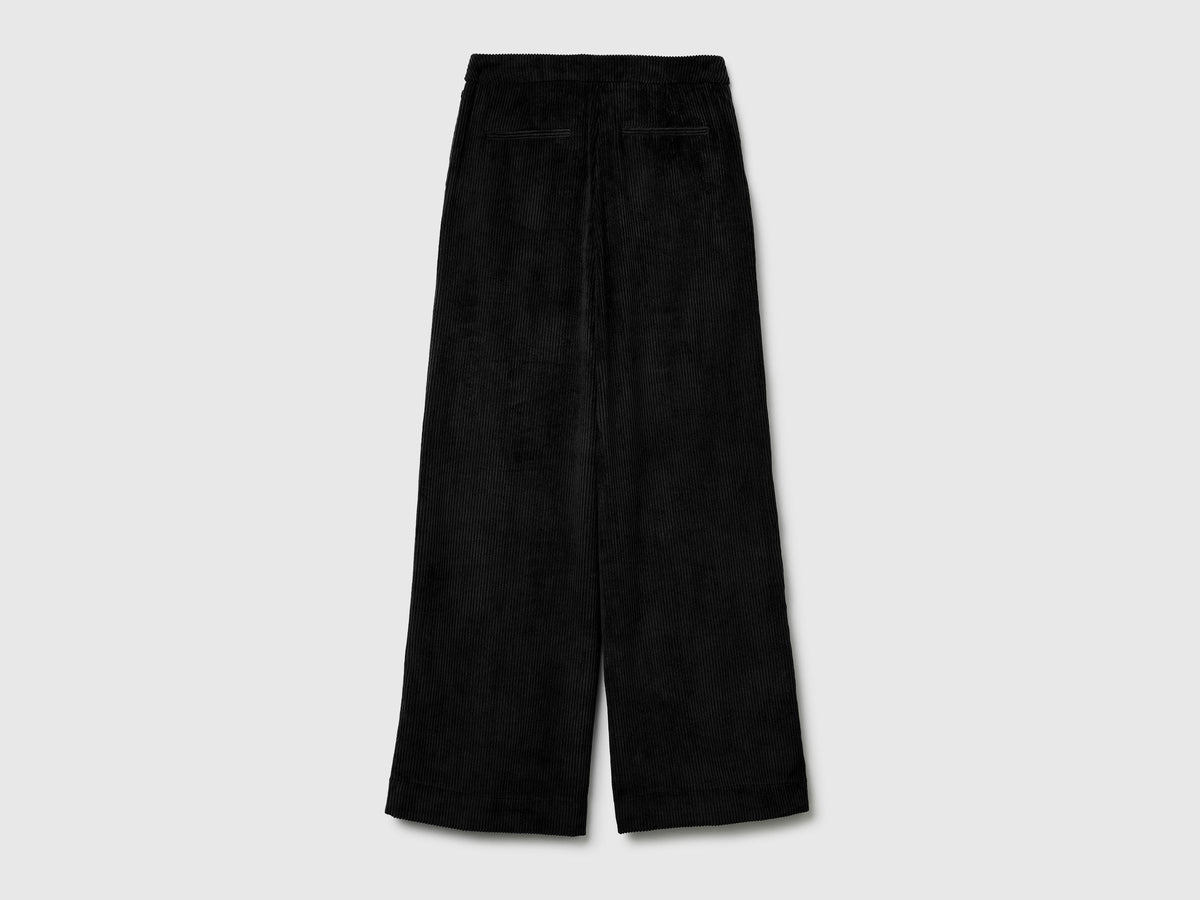 Pantaloni svasati in velluto