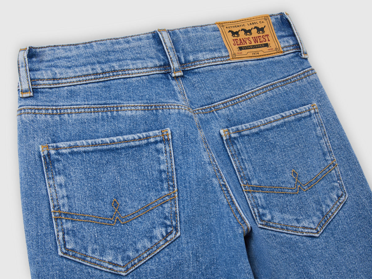 Jeans flare fit lavaggio chiaro