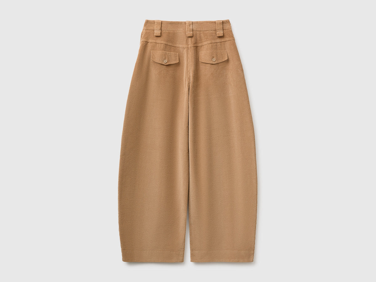 Pantaloni barrel fit in velluto a costine