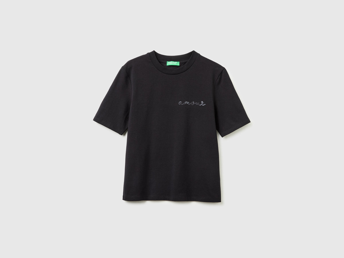 T-shirt con ricamo "amour"