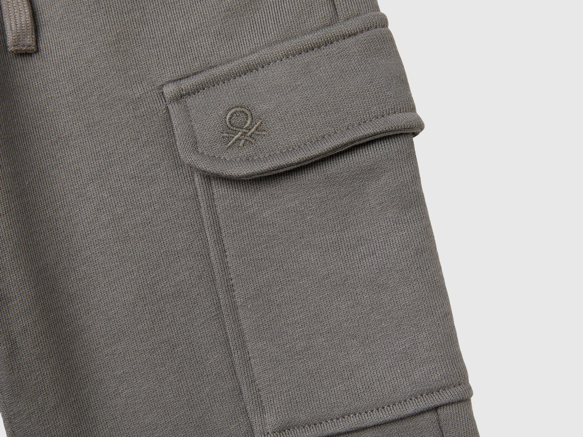 Pantaloni cargo in felpa