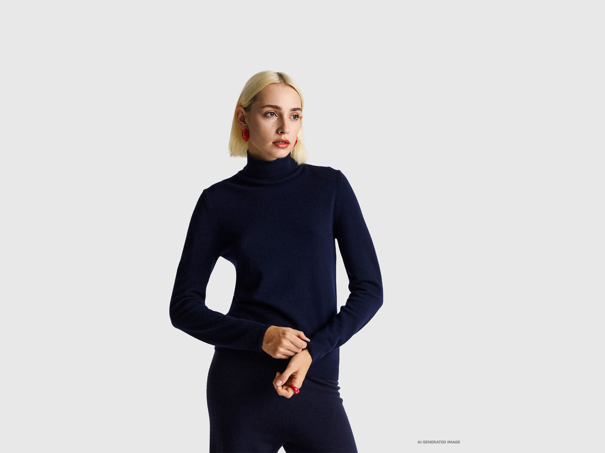 Maglione dolcevita blu scuro in pura lana Merino