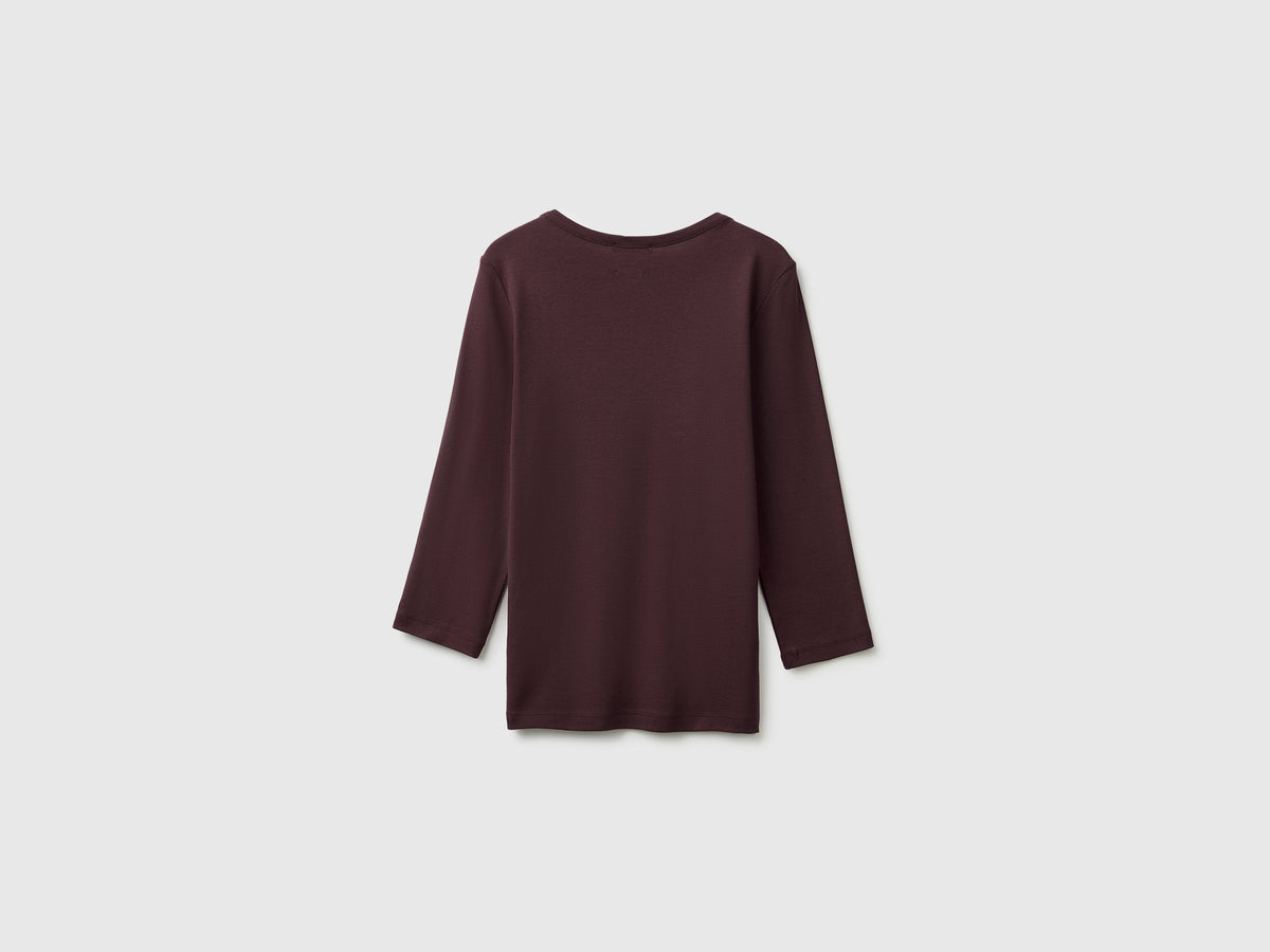 T-shirt slim fit con scollo a barchetta