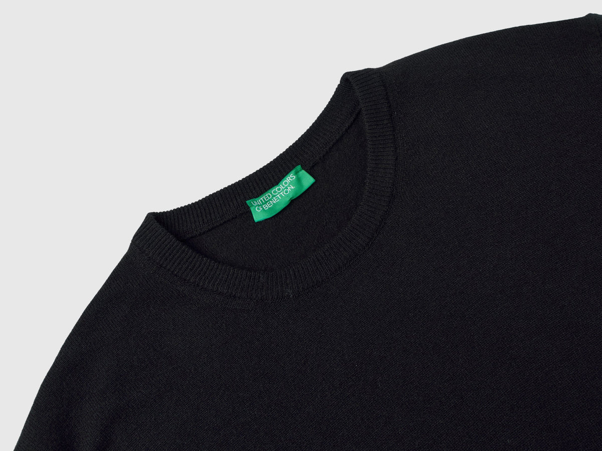 Maglia nera in pura lana Merino